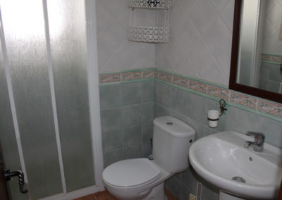 G11 - Bathroom 1.