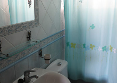 G11 - Bathroom 2.