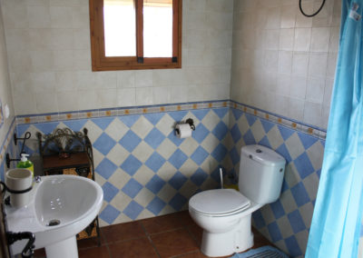 G27 - Bathroom.