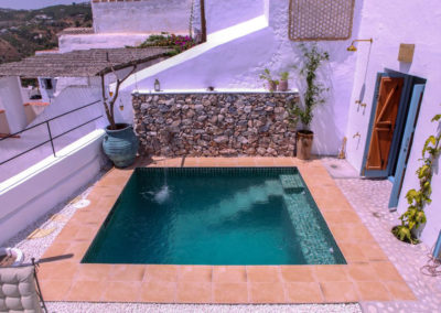 R12 - Lovely private pool.