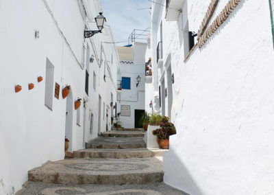 R27 - The street Calle Amargura.