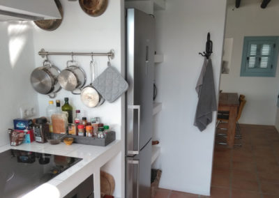 R17 - Well equipped kitchen.