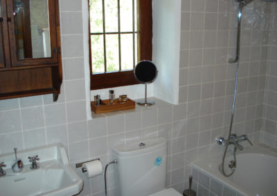 G30 - Bathroom 2