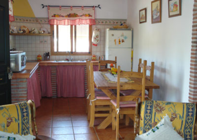 G27 - Kitchen with dining area.