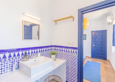 R27 - bathroom 2