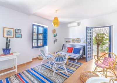 R27 - living room