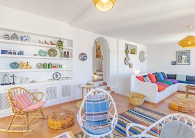 R27 - living room