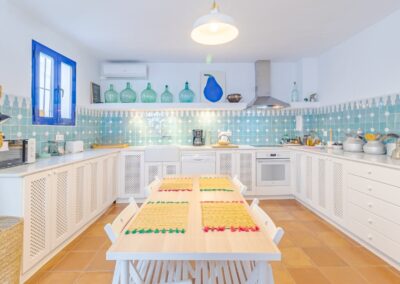 R27 - kitchen