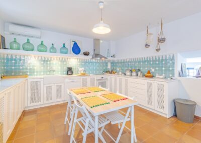 R27 - kitchen