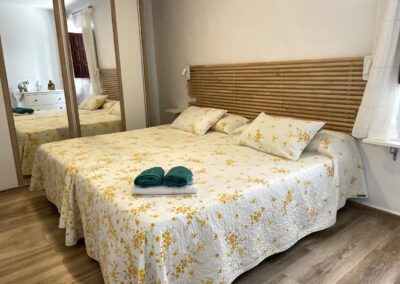 R33 - bedroom 2