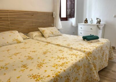 R33 - bedroom 2