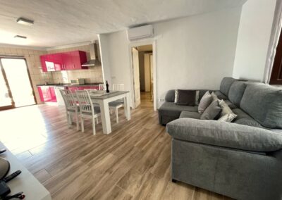 R33 - living room