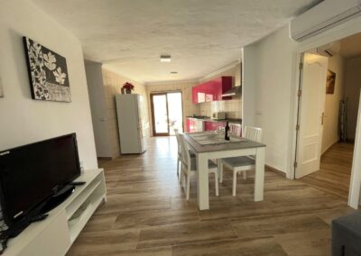 R33 - living room