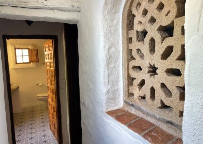 G17 - toilet upstairs