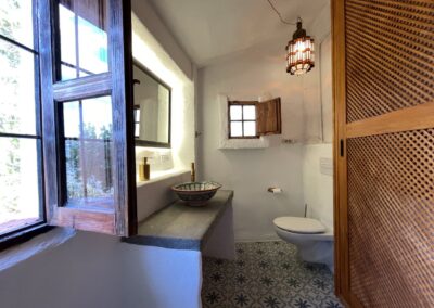 G17 - toilet upstairs