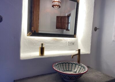 G17 - toilet upstairs