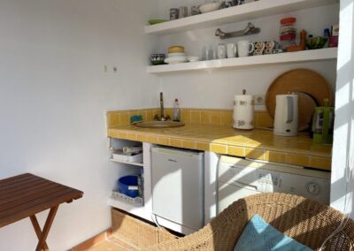 R19 - Kitchenette at the top