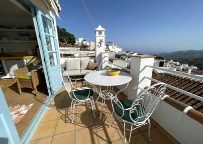 R19 - The terrace and a kitchenette
