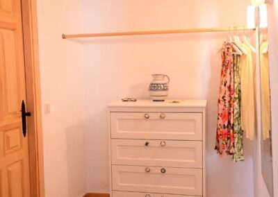 R20 - Bath room entrance