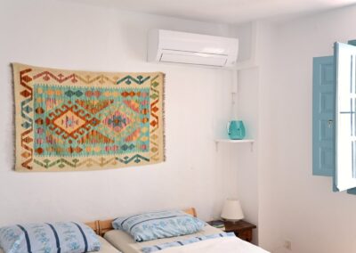 R20 - master bedroom with aircon