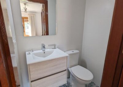 R35 - Bathroom