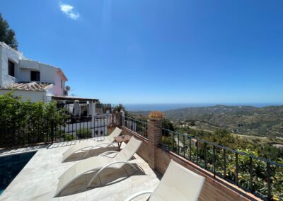 R34 - view from the pool terrace