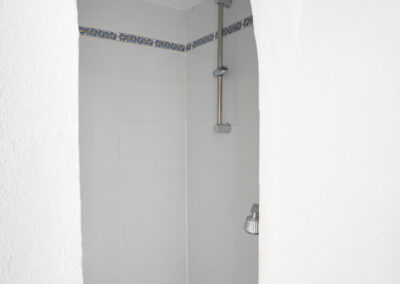 R11 - bathroom