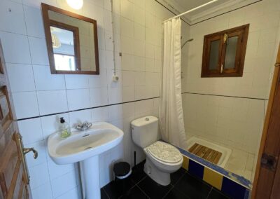 408 - bathroom en-suite