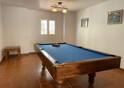 B404 - pool table