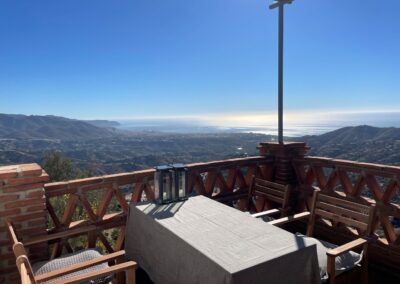 G408 - terrace with a view