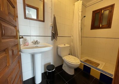 G408 - bathroom ensuite