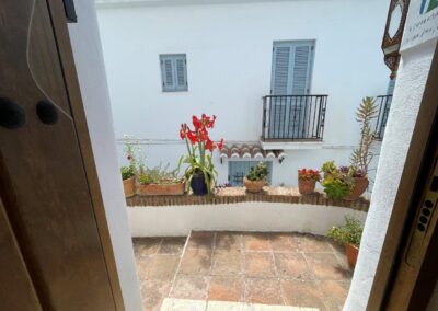 R07 - Entrance