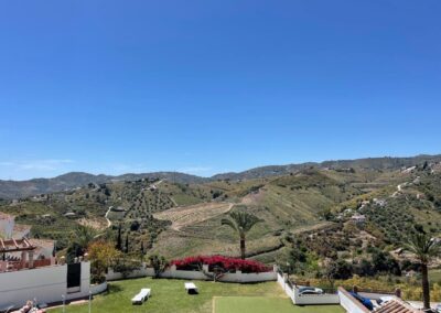 R22 - view from pool area
