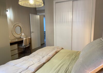 R22 - built-in wardrobe