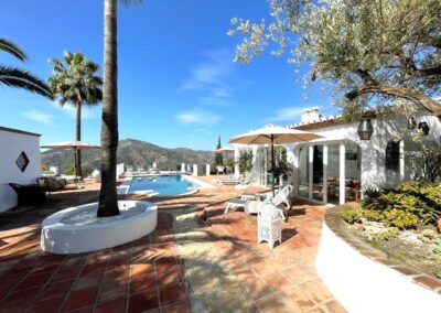 G35 - pool area