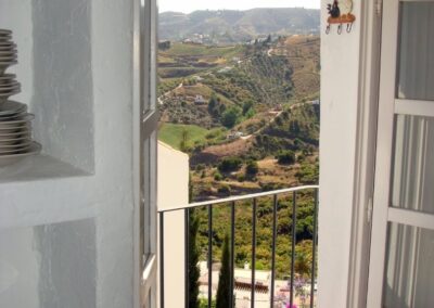 R15 - Kitchen window
