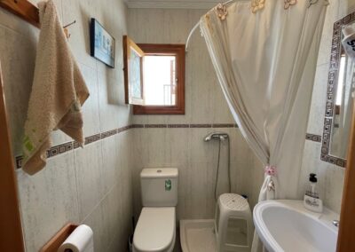 R416 - bathroom on first floor