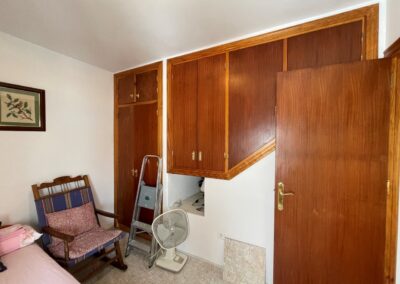R416 - build-in wardrobes in bedroom 2