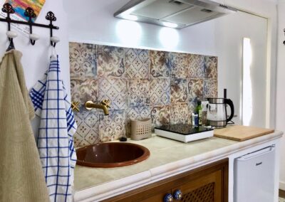 B02 - kitchen in separate apartment