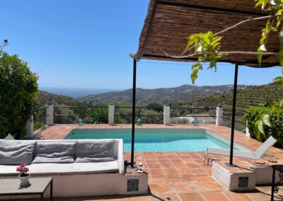 G07 - magnificent pool area
