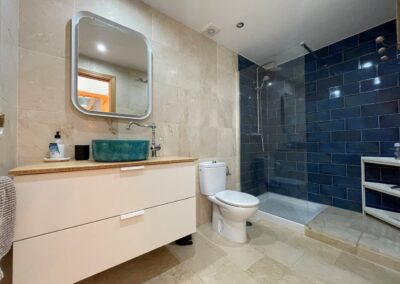 R01 - bathroom 1