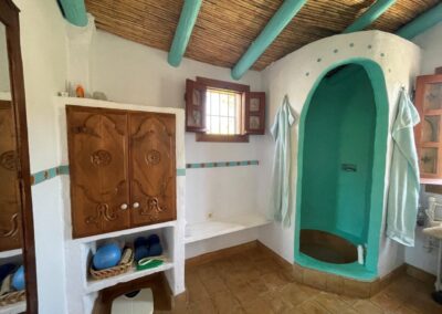 G422 - bathroom 1
