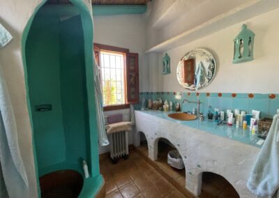 G422 - bathroom 1