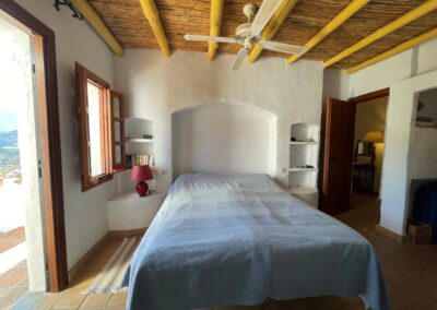 G422 - bedroom 1