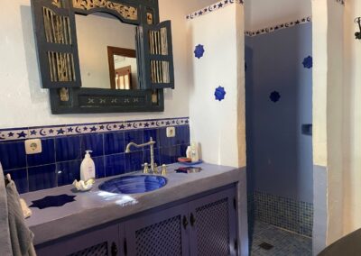 G422 - bathroom 2