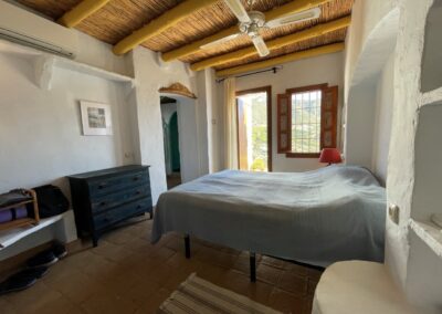 G422 - bedroom 1