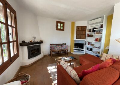 G422 - living room