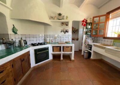 G422 - kitchen