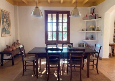 G422 - dining area