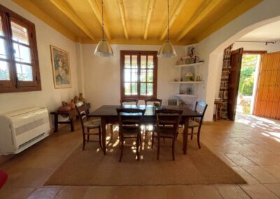 G422 - dining area